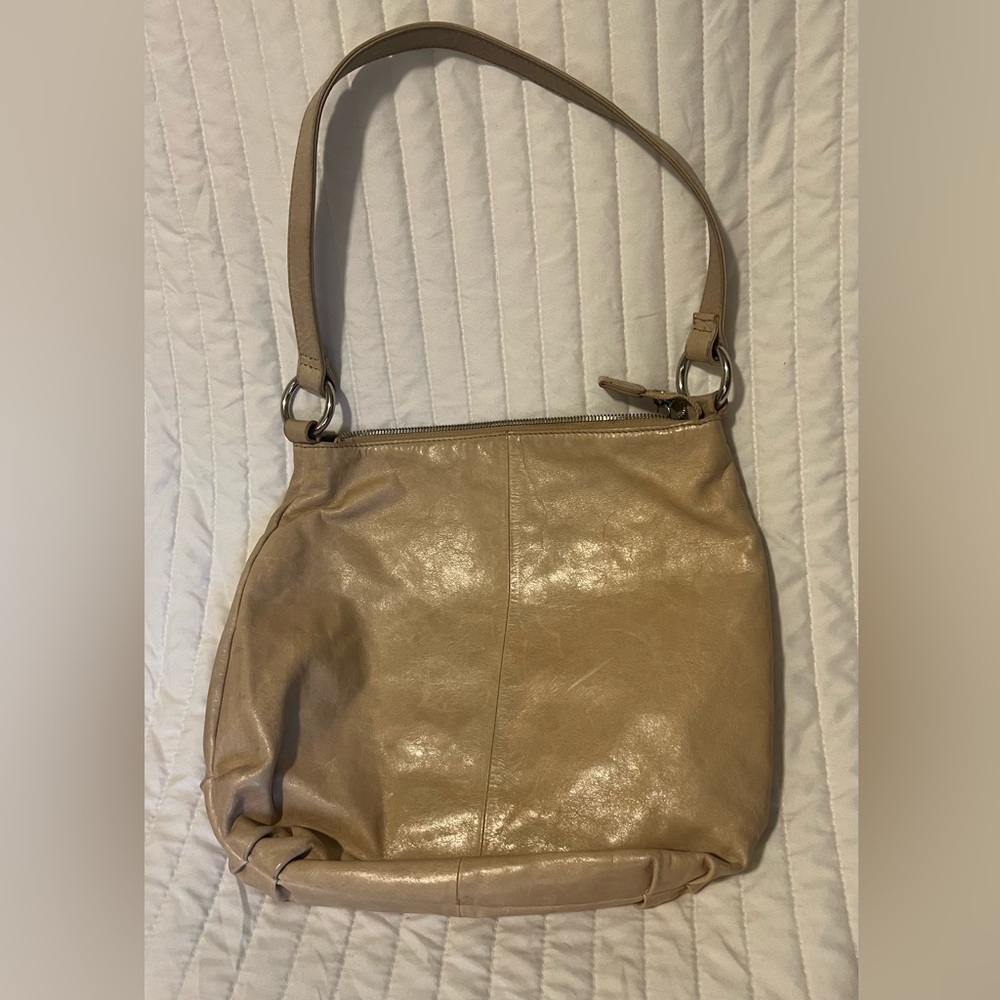 Hobo shoulder bag tan color